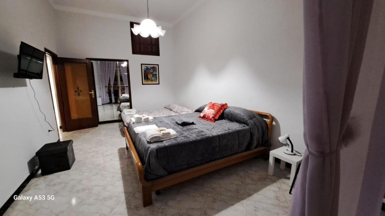 Aurora E Dad Naples Center B&B Экстерьер фото