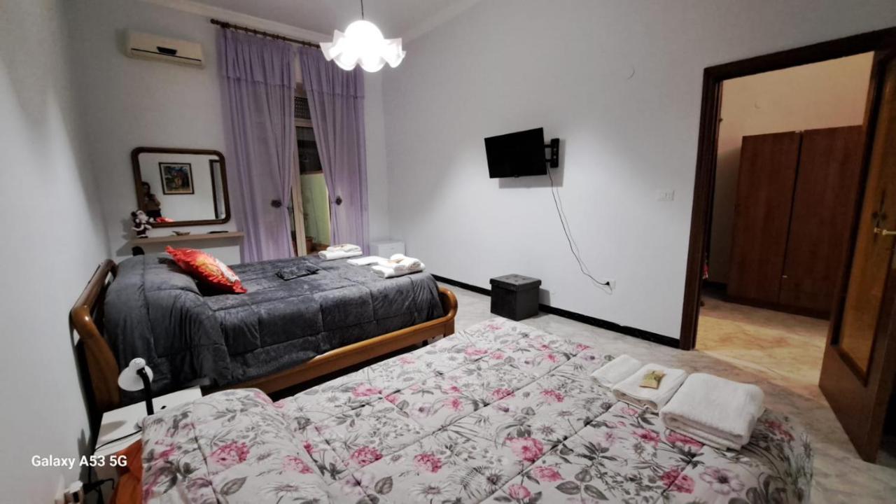 Aurora E Dad Naples Center B&B Экстерьер фото