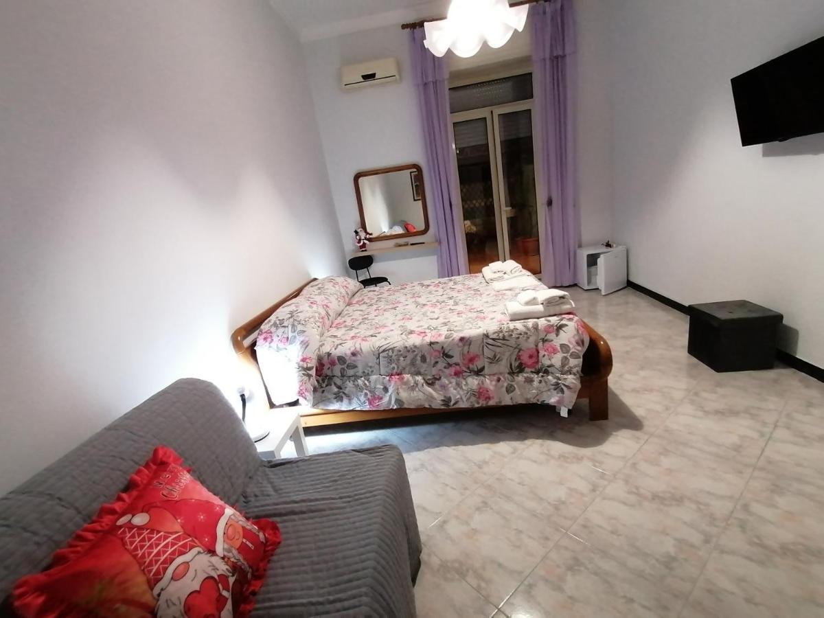 Aurora E Dad Naples Center B&B Экстерьер фото