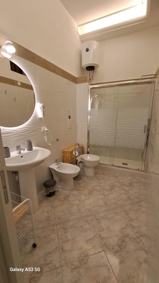 Aurora E Dad Naples Center B&B Экстерьер фото